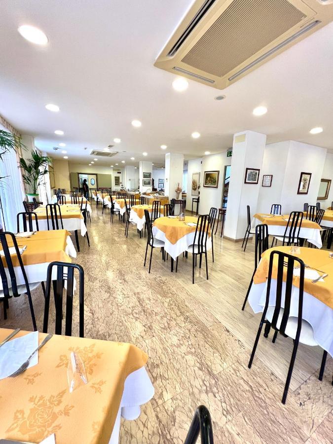 Hotel B&B Montecarlo Milano Marittima Ngoại thất bức ảnh